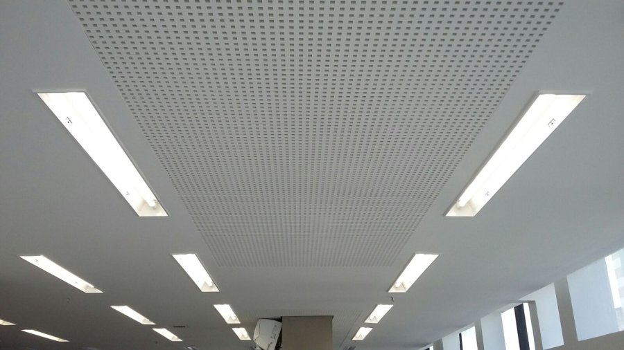 MUD. Engenharia - Acústica em Escritórios: Escolhendo o Forro Ideal para Seu Ambiente Corporativo forro acustico celando